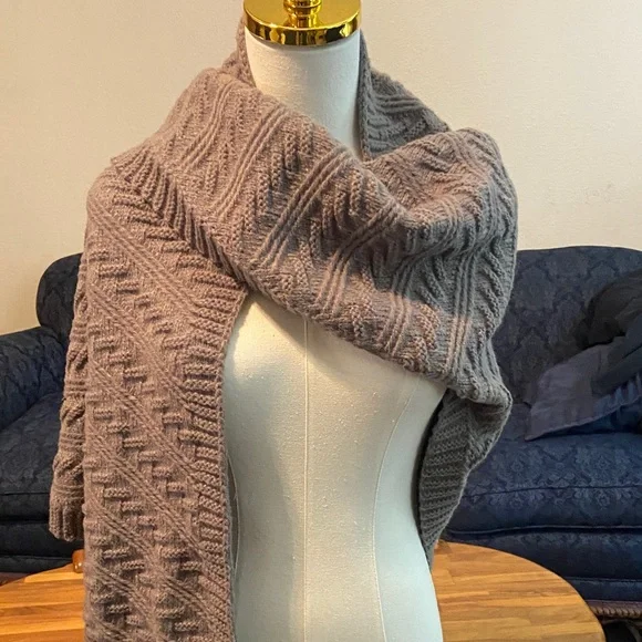 Cozy Gray Knit Women's Sweater - Picture 5 of 5